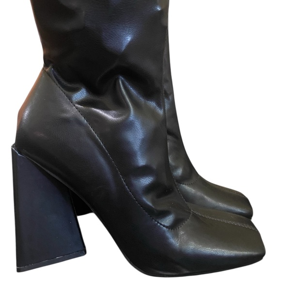 Dolls Kill Mixx Shuz Black Size 8 Perla Knee High Boots Triangle Heel Whimsigoth - Picture 5 of 13